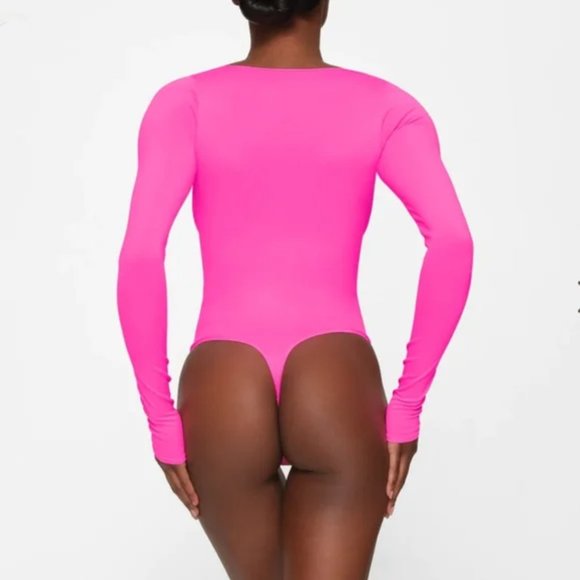 Pink Highlighter SKIMS Essential Long Sleeve Scoop Neck Bodysuit - Picture 7 of 7